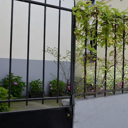 La Cour du 5ème - Chambre d'hôtes Acomodação com café da manhã Paris Exterior foto