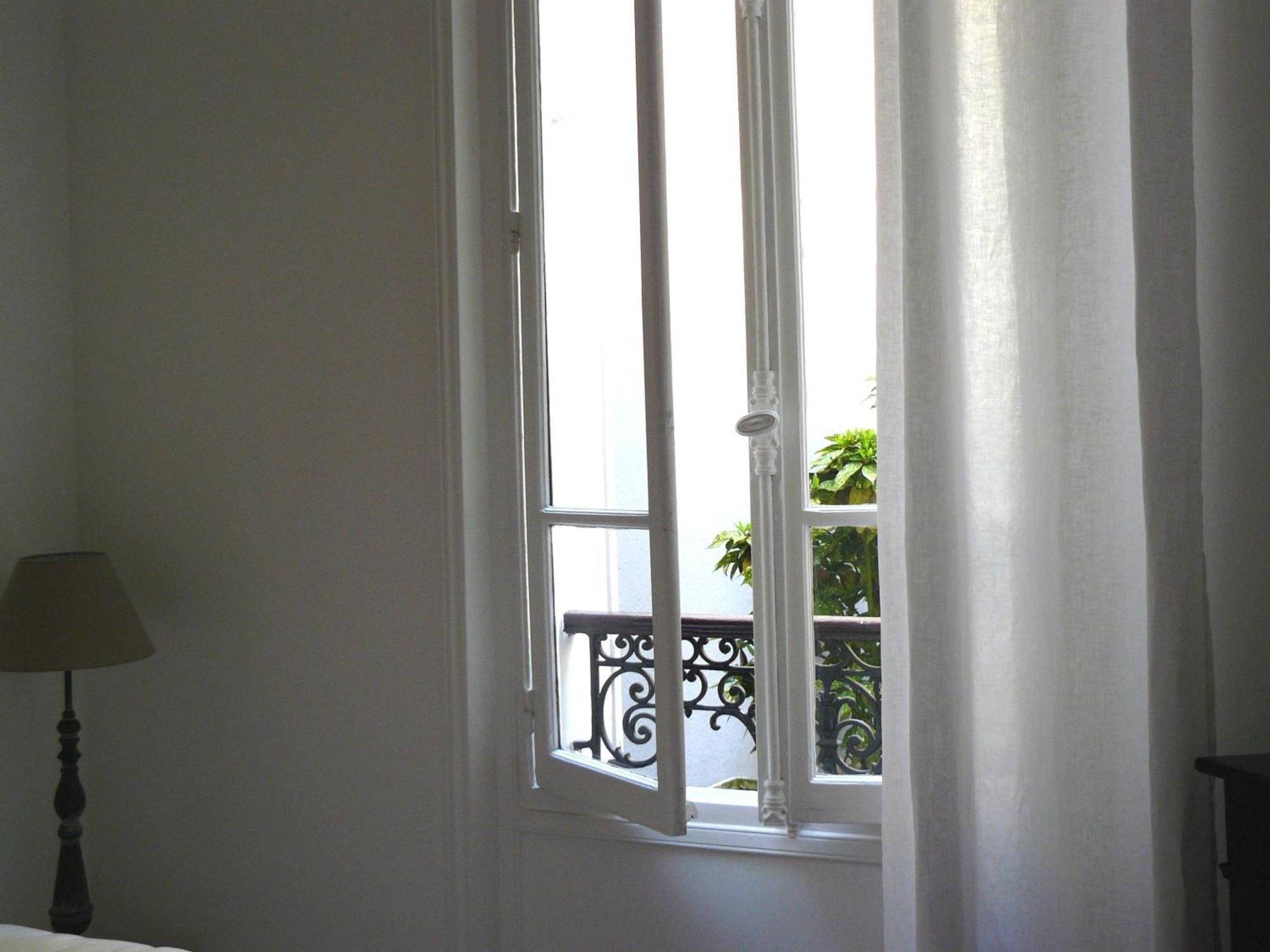 La Cour du 5ème - Chambre d'hôtes Acomodação com café da manhã Paris Exterior foto